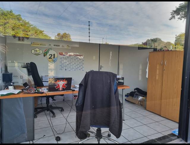110M² OFFICE TO LET IN SONHEUWEL
